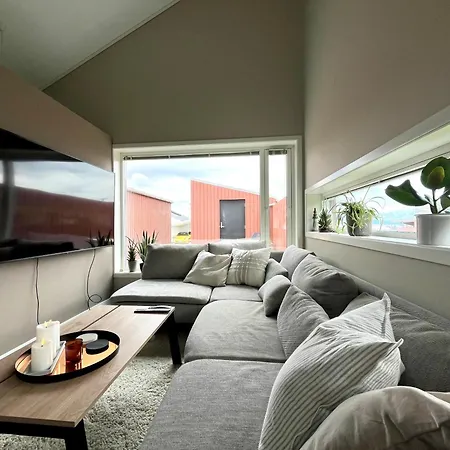 アパート Terraced House With Carport And Sunny Outdoor Areas スタヴァンゲル